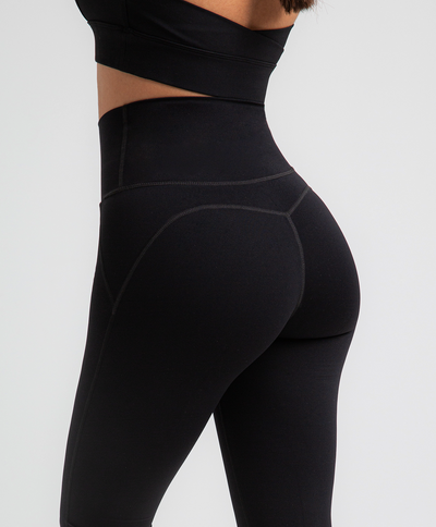 Set Legging Compresivo negro + Top Alta sujeción blanco