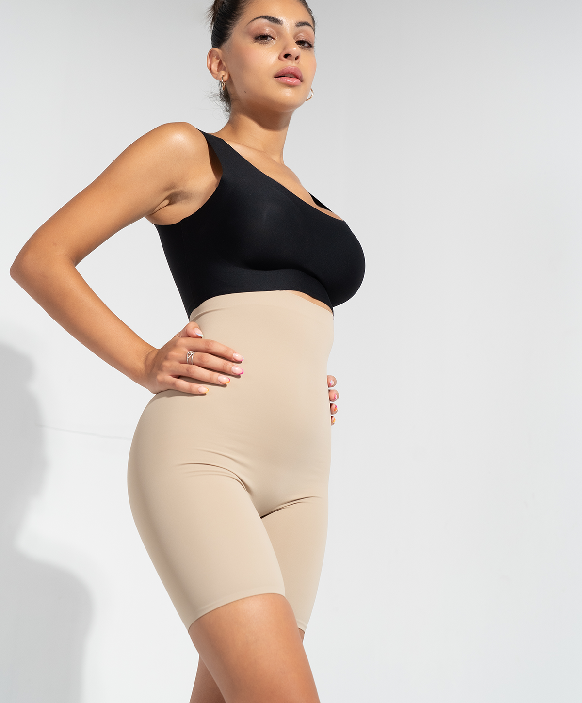 Short riduttivi a vita alta beige